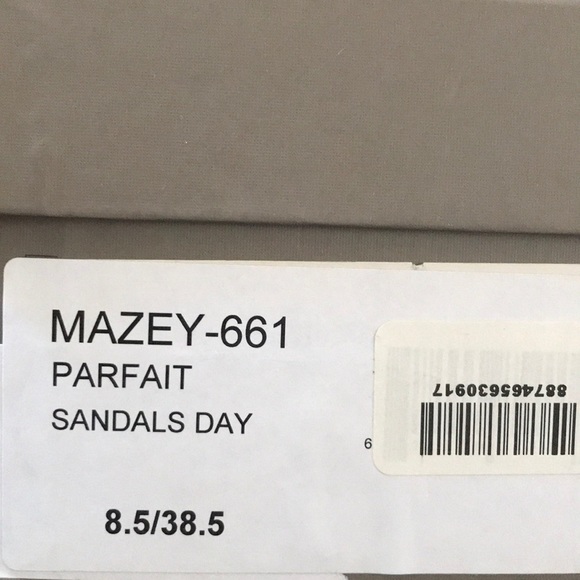 BCBG MaxAzria Sandals - Picture 7 of 7